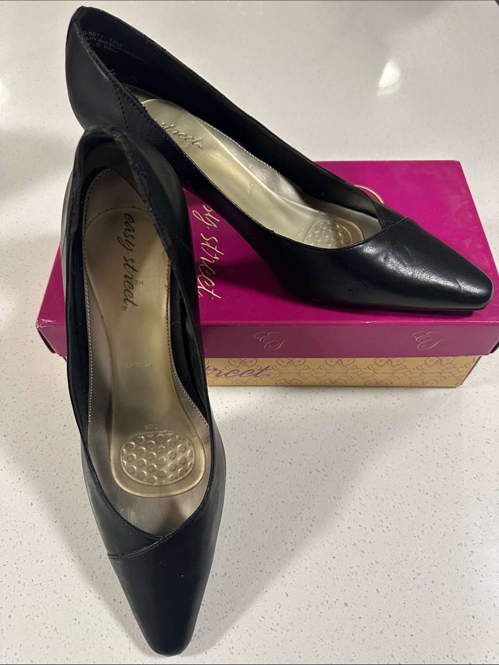 Easy Street Black Pointed-Toe Leather Pumps, Size 12